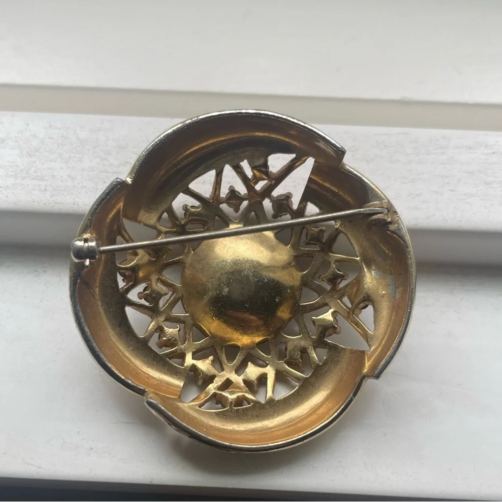 Vintage Crystal Rhinestone Gold Tone Wheel Brooch Mid 20th Century Classic